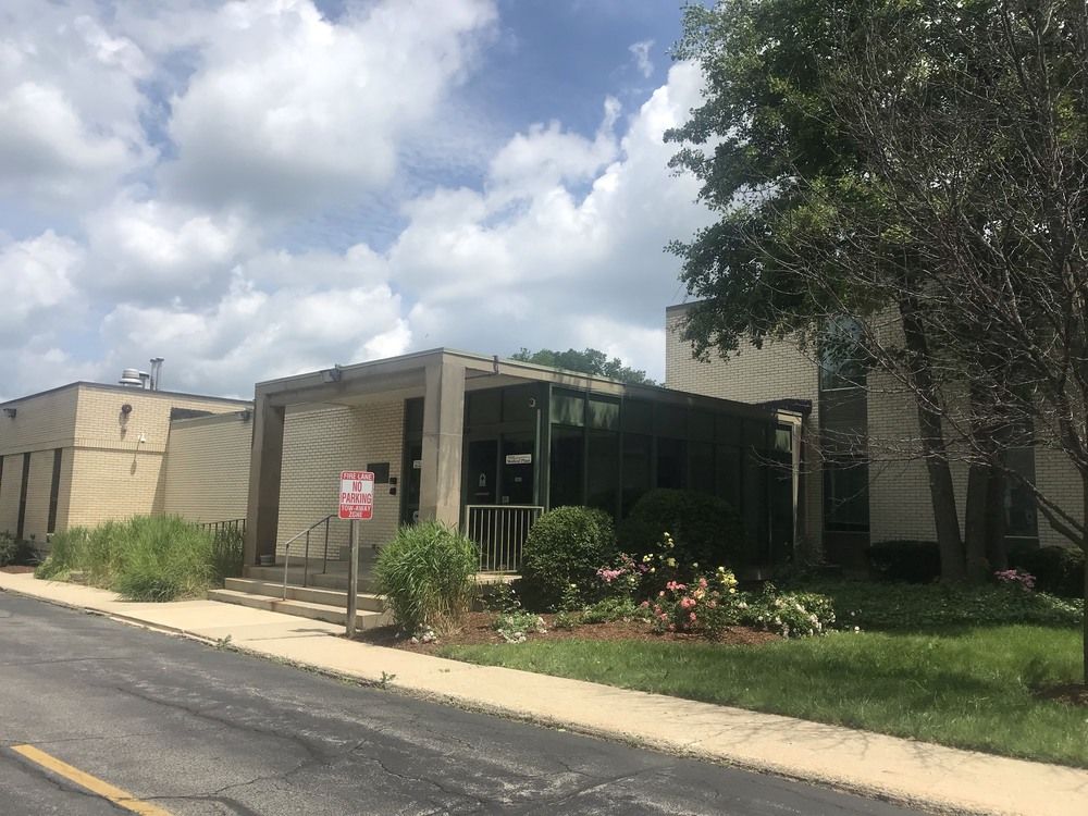 Waukegan Medical Plaza : 1616 Grand Ave. , Waukegan, IL 60085